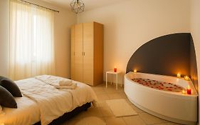 Jacuzzi Suite