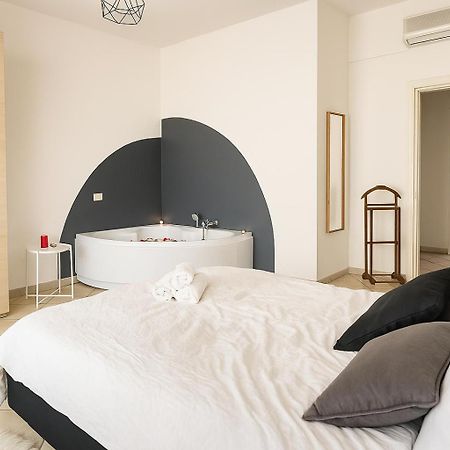 Jacuzzi Suite Livorno Zewnętrze zdjęcie